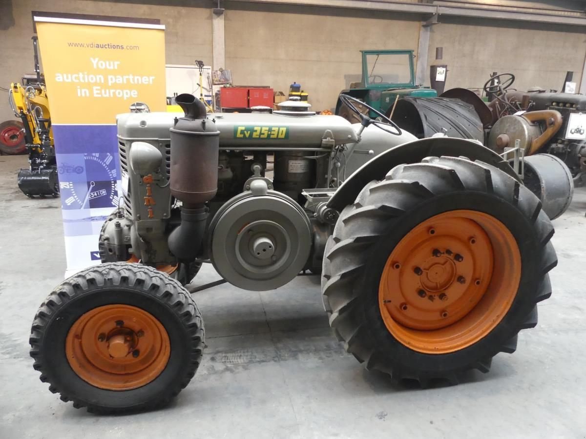 Oldtimer-Traktor of the type Landini L25, Gebrauchtmaschine in Deurne (Picture 2)