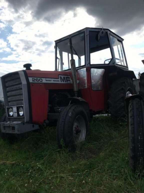 Oldtimer-Traktor del tipo Massey Ferguson 260, Neumaschine en Червоноград (Imagen 5)