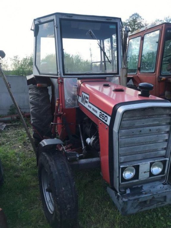 Oldtimer-Traktor del tipo Massey Ferguson 260, Neumaschine en Червоноград (Imagen 9)