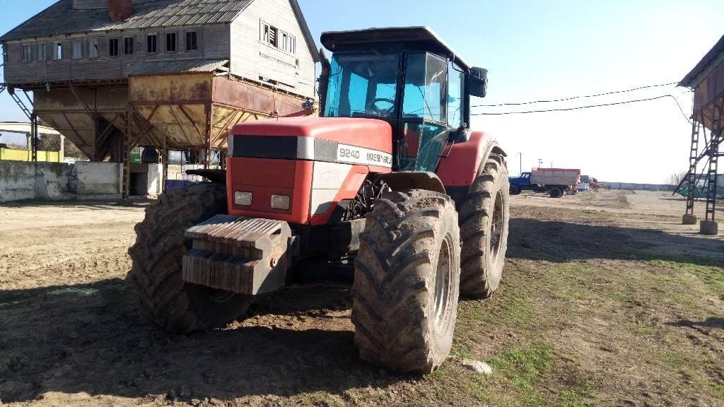 Oldtimer-Traktor typu Massey Ferguson 9240, Neumaschine v Херсон (Obrázek 1)