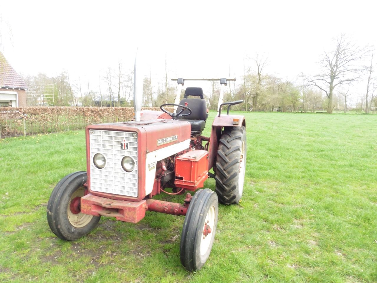 Oldtimer-Traktor типа McCormick 323, Gebrauchtmaschine в Lunteren (Фотография 1)