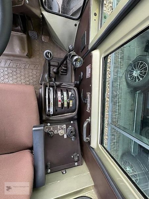 Oldtimer-Traktor του τύπου Mercedes-Benz MB Trac 700 Oldtimer Silberdiestel TOP-ZUSTAND, Neumaschine σε Gevelsberg (Φωτογραφία 9)