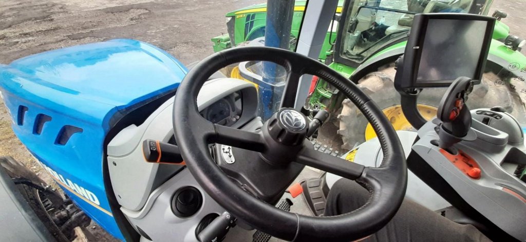 Oldtimer-Traktor des Typs New Holland T7.315, Neumaschine in Житомир (Bild 10)