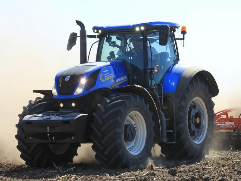 Oldtimer-Traktor typu New Holland T7.315, Neumaschine v Миколаїв (Obrázek 1)