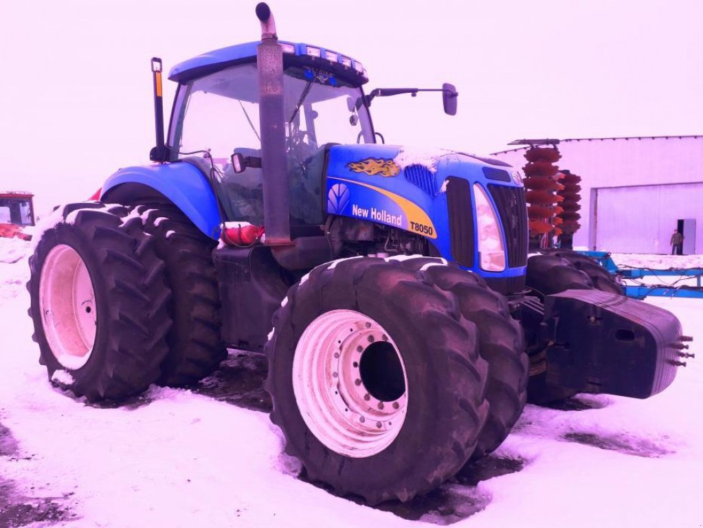 Oldtimer-Traktor a típus New Holland T8050, Neumaschine ekkor: Суми (Kép 1)