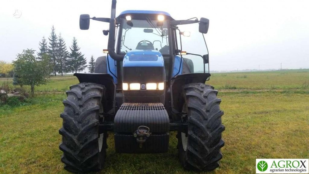 Oldtimer-Traktor del tipo New Holland TM 190, Neumaschine In Полтава (Immagine 1)