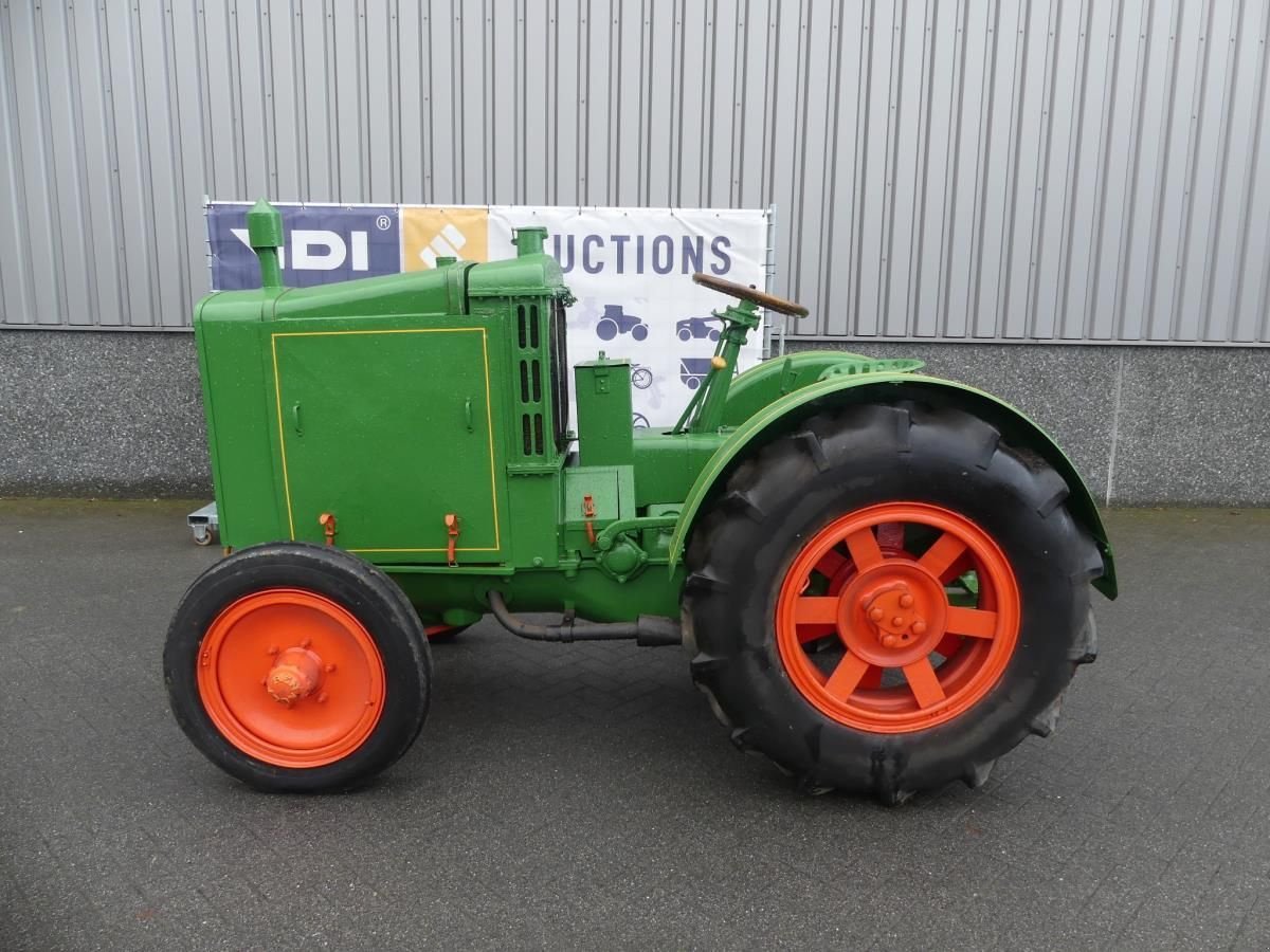 Oldtimer-Traktor типа Renault PE, Gebrauchtmaschine в Deurne (Фотография 3)