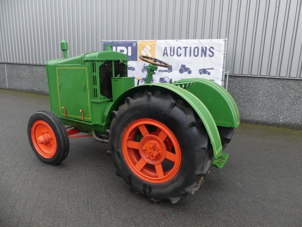 Oldtimer-Traktor типа Renault PE, Gebrauchtmaschine в Deurne (Фотография 4)