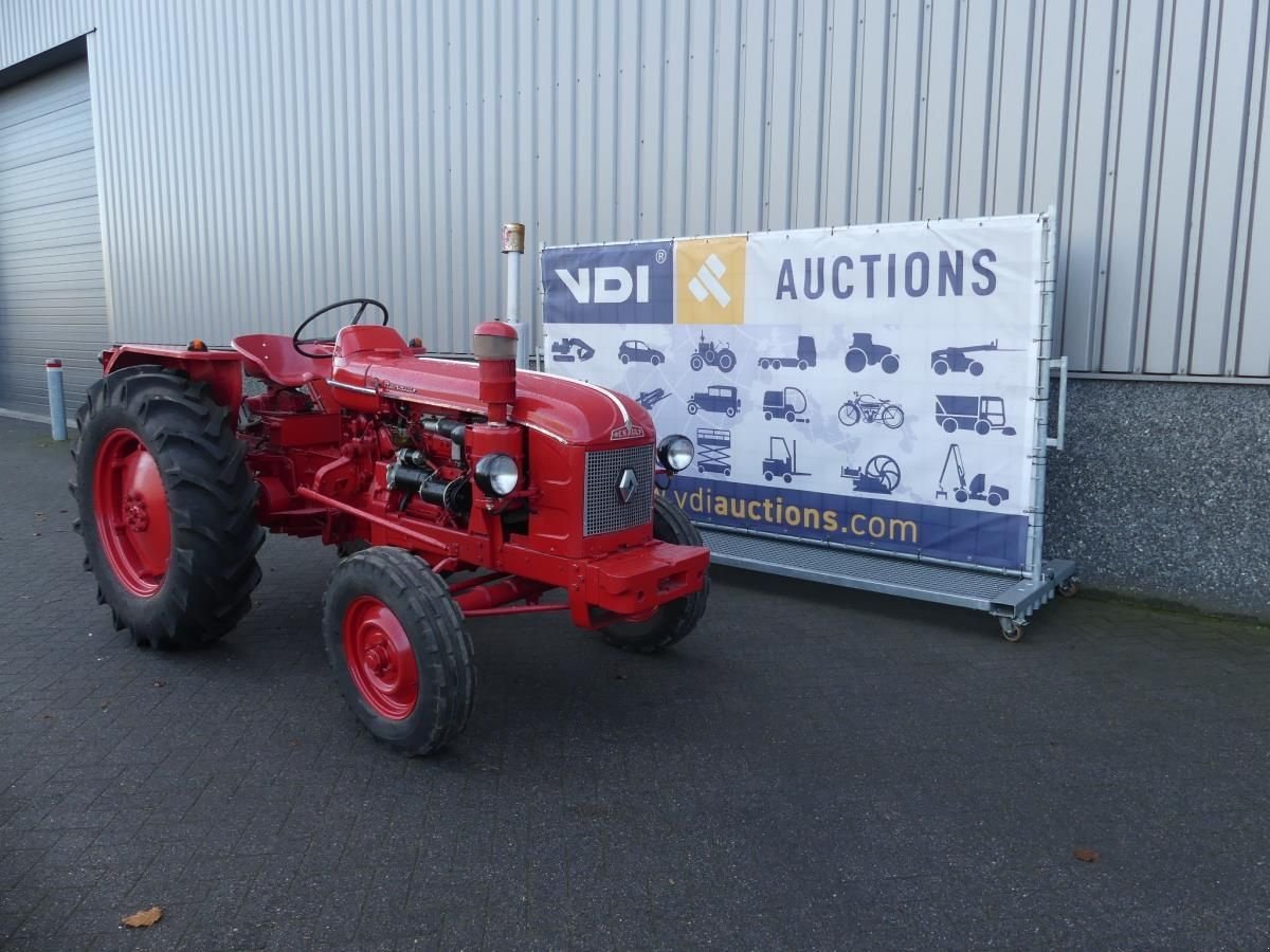 Oldtimer-Traktor типа Renault Super 5, Gebrauchtmaschine в Deurne (Фотография 5)