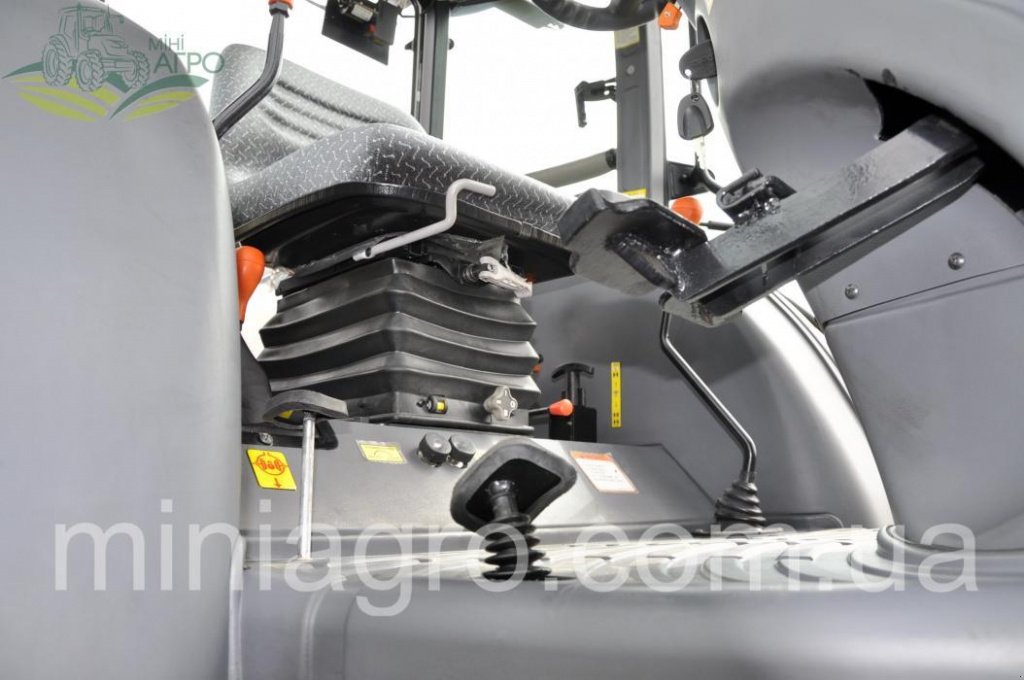 Oldtimer-Traktor typu Solis 105, Neumaschine v Бузова (Obrázek 10)