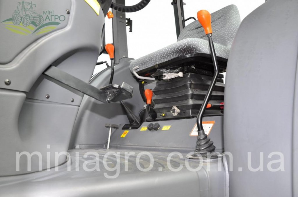 Oldtimer-Traktor typu Solis 105, Neumaschine v Бузова (Obrázek 12)