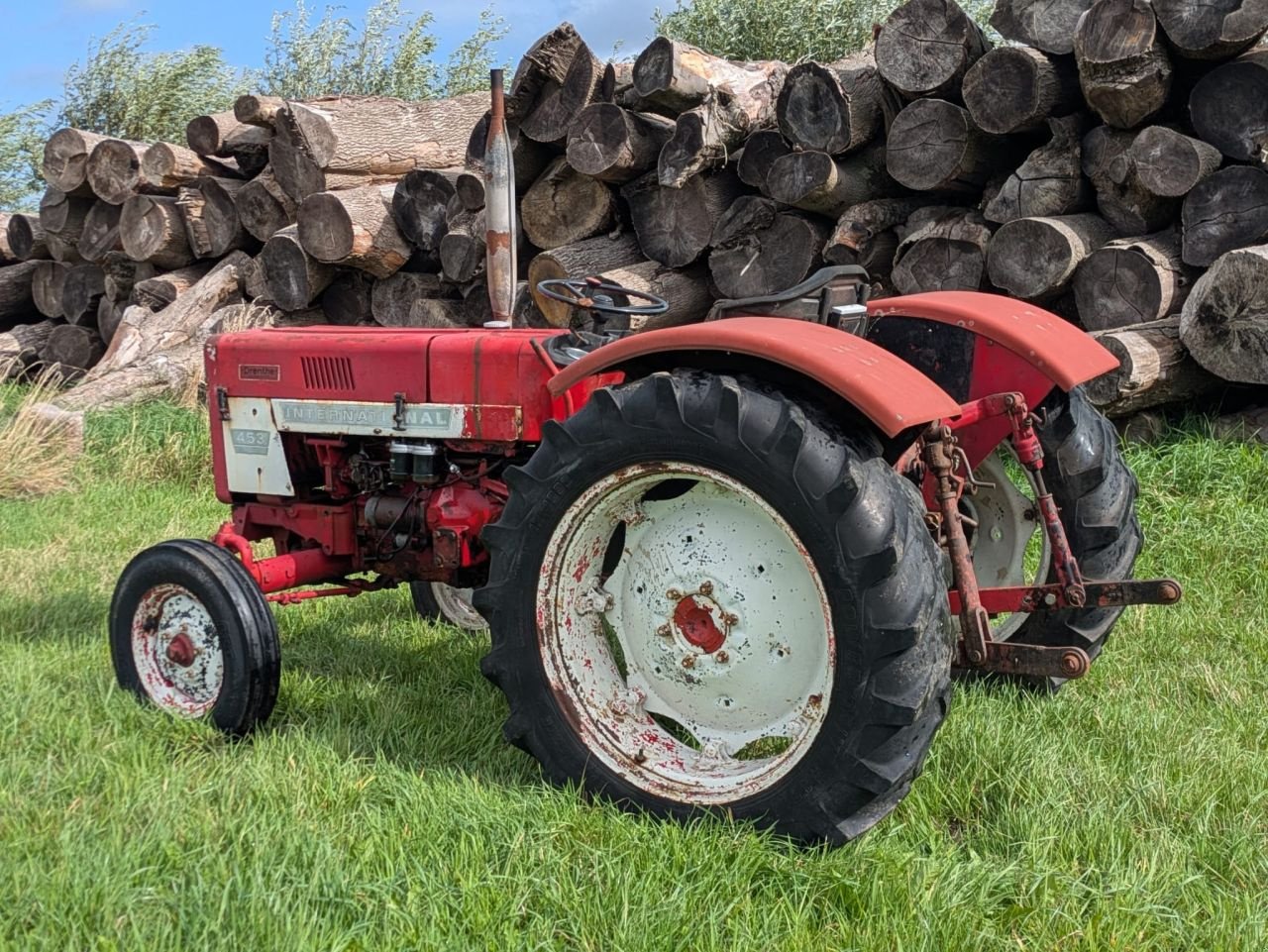 Oldtimer-Traktor typu Sonstige International 453, Gebrauchtmaschine v Blokzijl (Obrázek 3)