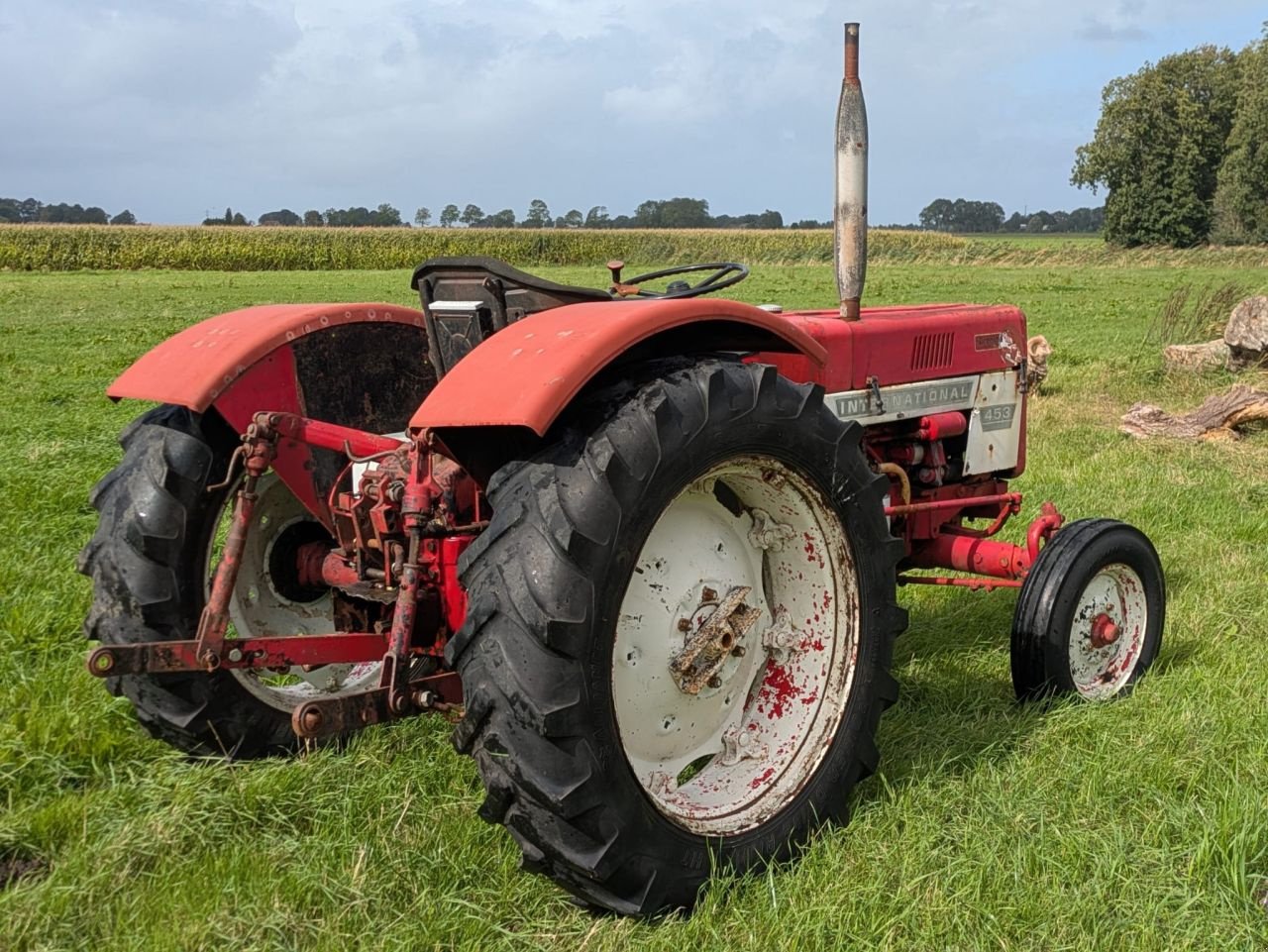 Oldtimer-Traktor typu Sonstige International 453, Gebrauchtmaschine v Blokzijl (Obrázek 2)