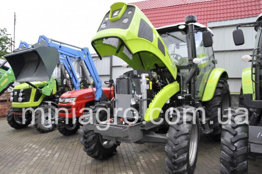Oldtimer-Traktor des Typs Zoomlion RH1104, Neumaschine in Бузова (Bild 7)