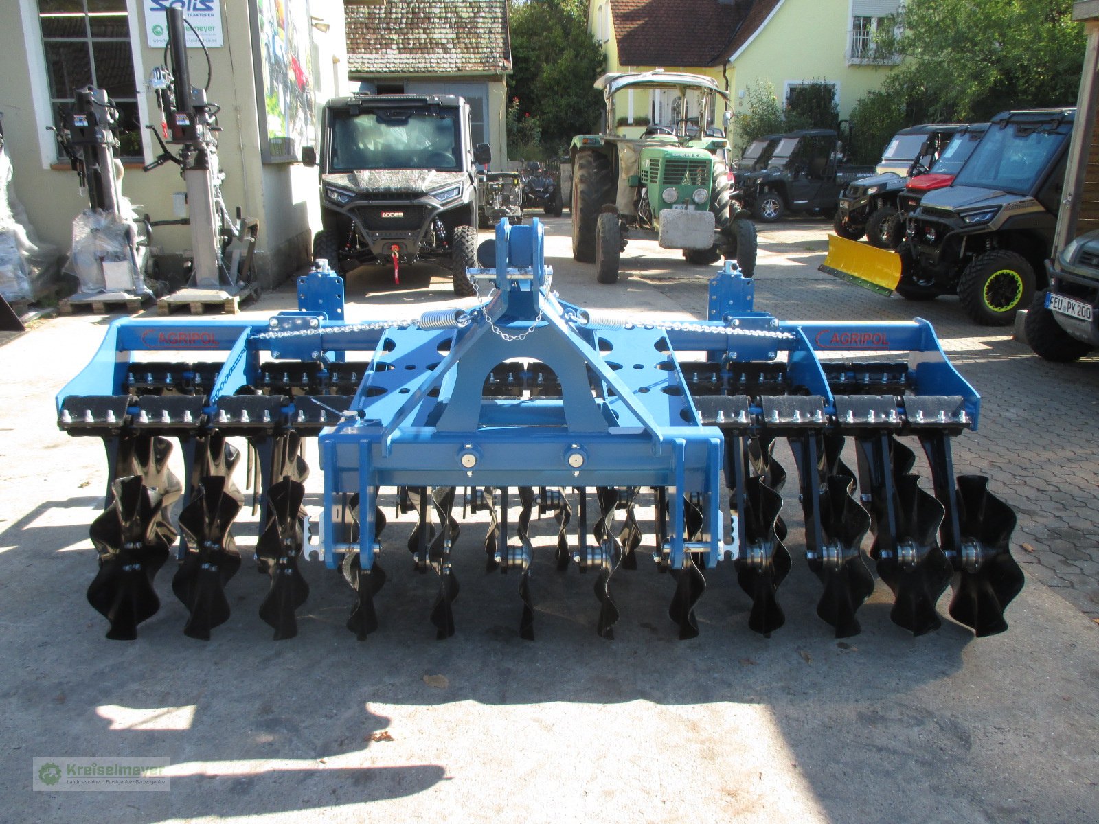 Packer & Walze del tipo Agripol Frontpacker Front Disk 300 mit 2 Reihen Messerzinken, Neumaschine In Feuchtwangen (Immagine 8)