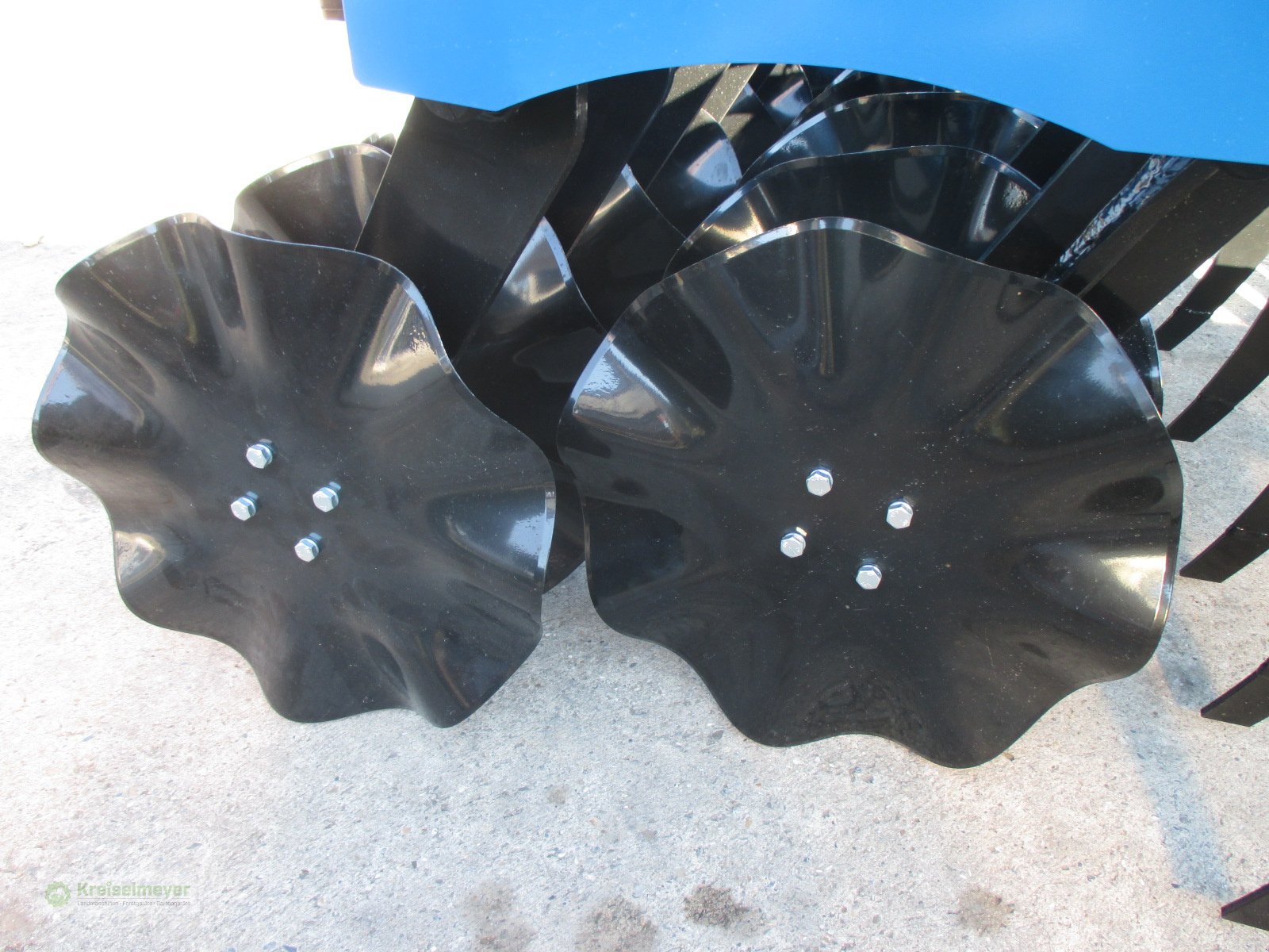 Packer & Walze del tipo Agripol Frontpacker Front Disk 300 mit 2 Reihen Messerzinken, Neumaschine In Feuchtwangen (Immagine 10)