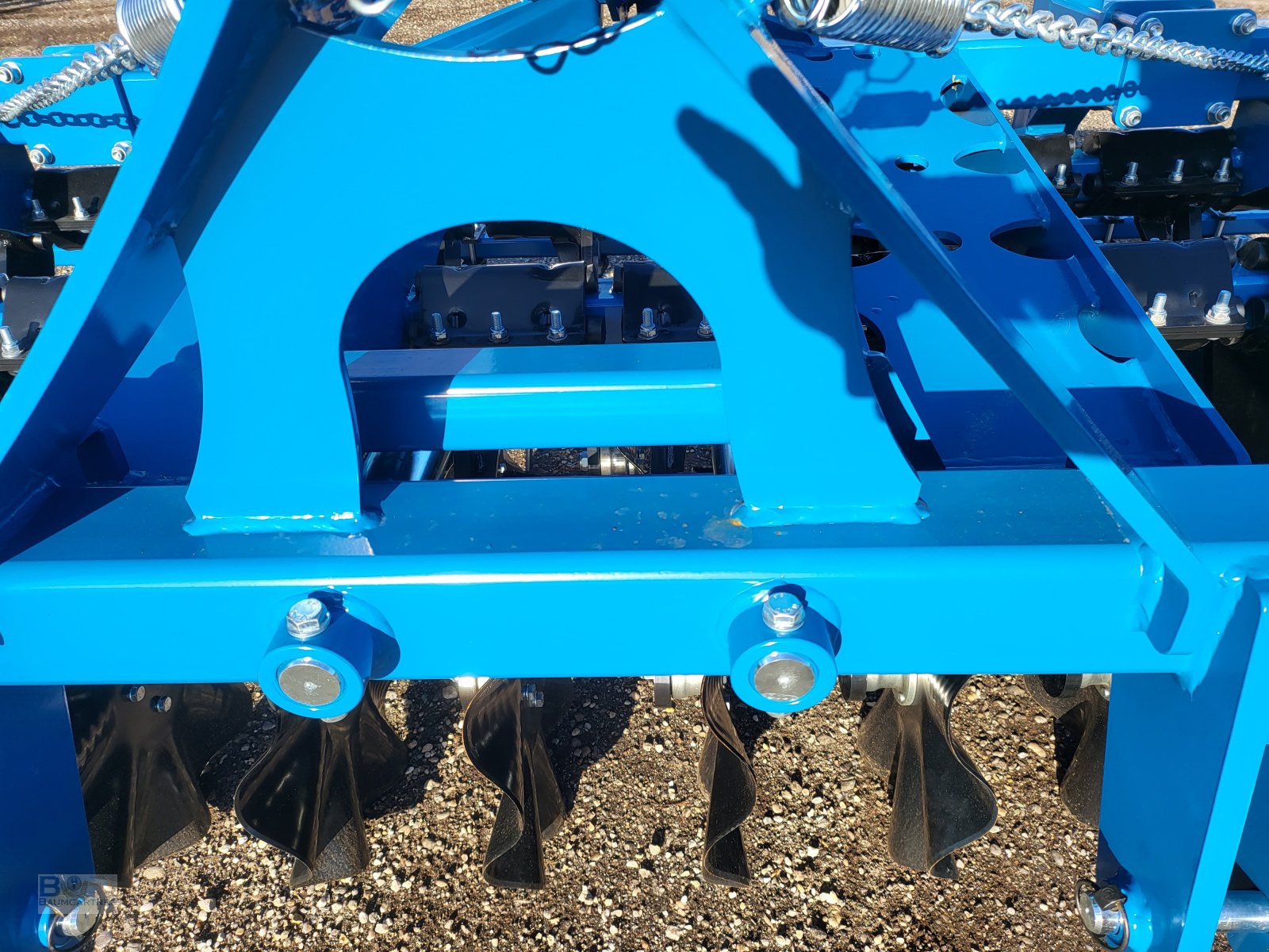 Packer & Walze of the type Agripol Frontpacker FRONTDISC 300 T mit Messerzinken-Vorsatz NEUHEIT!!, Neumaschine in Frontenhausen (Picture 11)