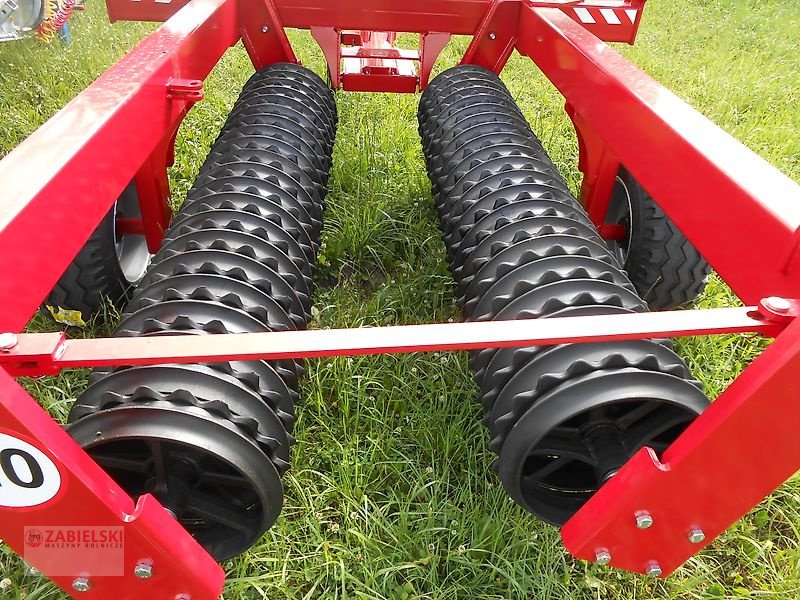Packer & Walze des Typs Agro-Factory II Ackerwalze/ cultivation roller/ Wał uprawny Gromix 4.5 m /  Rodillo de cultivo Gromix 4,5 m, Neumaschine in Jedwabne (Bild 8)