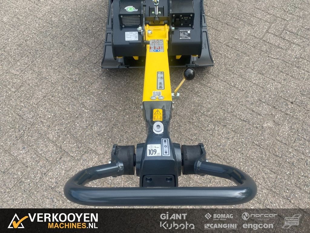 Packer & Walze des Typs Bomag BPR70/70De, Neumaschine in Vessem (Bild 7)