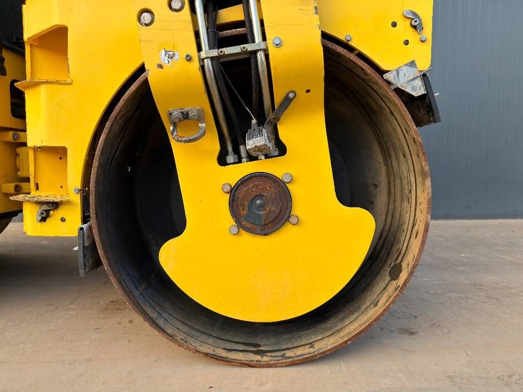 Packer & Walze Türe ait Bomag BW135AD-5, Gebrauchtmaschine içinde Venlo (resim 8)