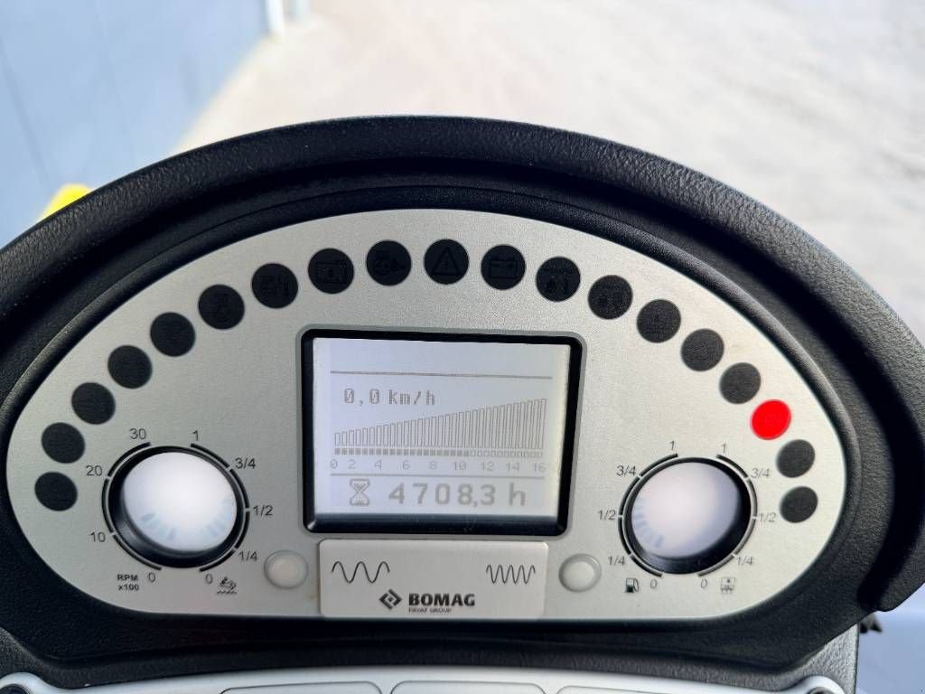 Packer & Walze Türe ait Bomag BW213D-5, Gebrauchtmaschine içinde Venlo (resim 8)