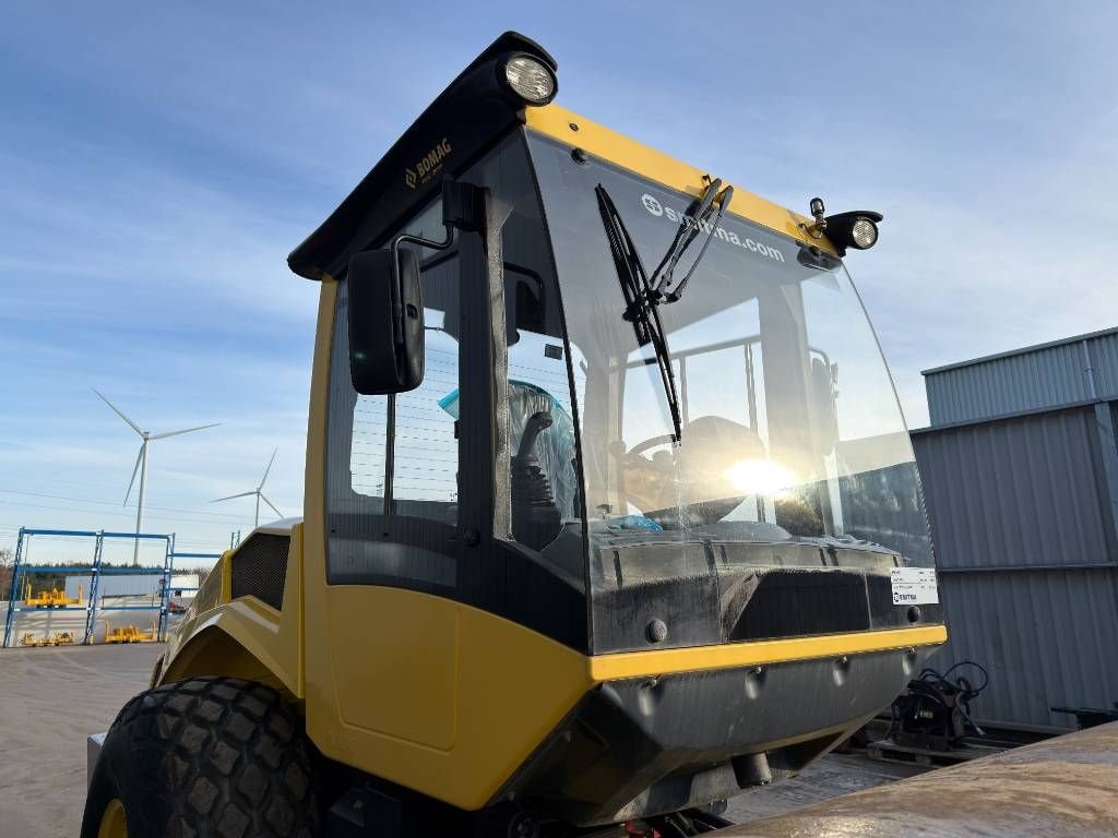 Packer & Walze Türe ait Bomag BW213D-5, Gebrauchtmaschine içinde Venlo (resim 7)