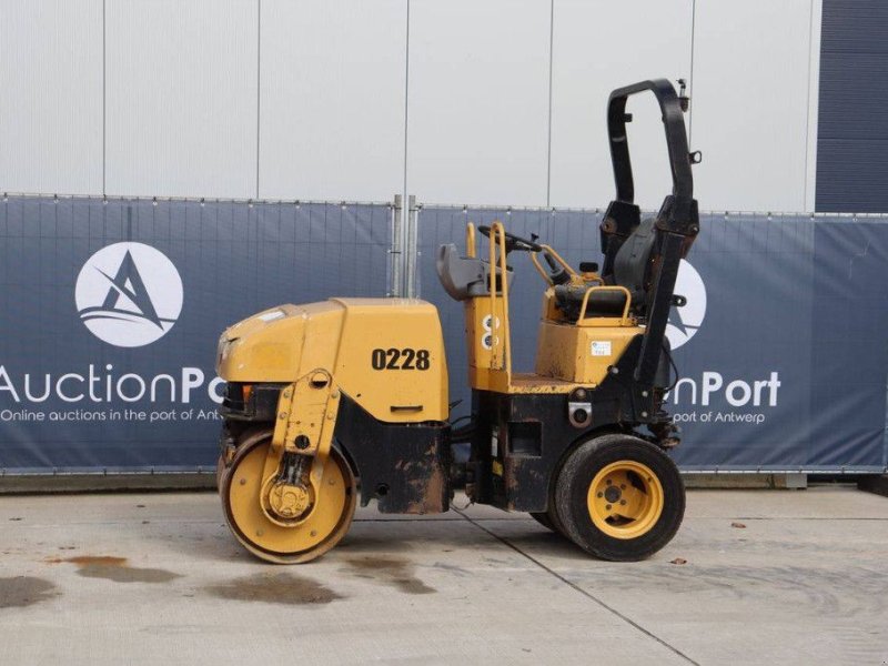 Packer & Walze του τύπου Caterpillar CB-225E, Gebrauchtmaschine σε Antwerpen (Φωτογραφία 1)