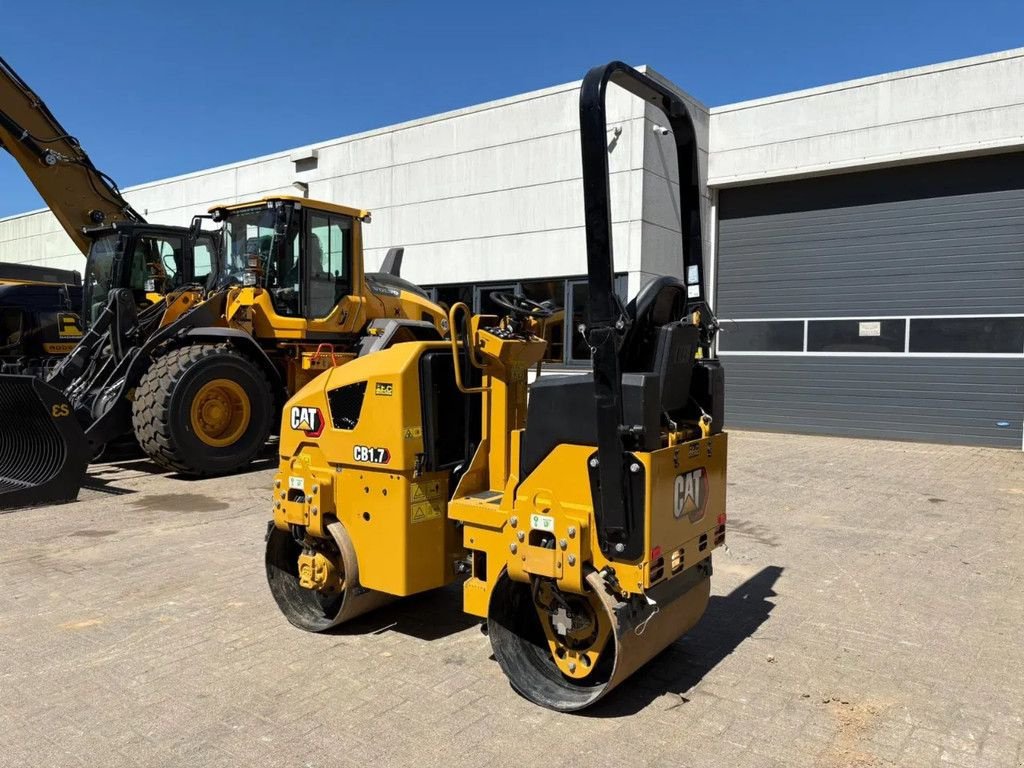 Packer & Walze typu Caterpillar CB1.7, Gebrauchtmaschine v Doetinchem (Obrázek 3)