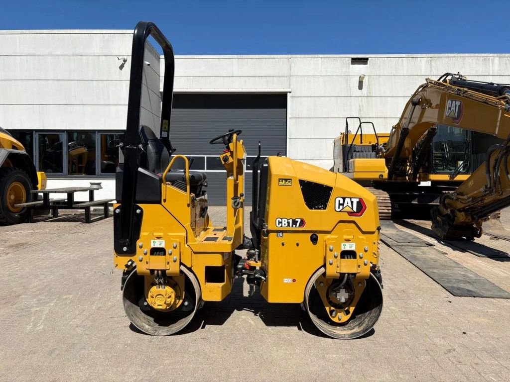 Packer & Walze typu Caterpillar CB1.7, Gebrauchtmaschine v Doetinchem (Obrázek 5)