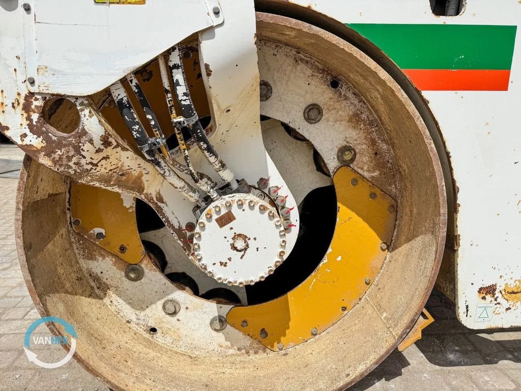 Packer & Walze типа Caterpillar CB434D, Gebrauchtmaschine в Oost West en Middelbeers (Фотография 10)