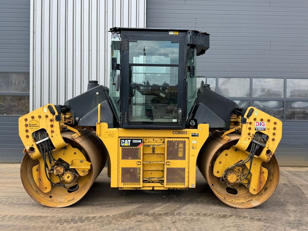 Packer & Walze типа Caterpillar CD54B, Gebrauchtmaschine в Velddriel (Фотография 1)