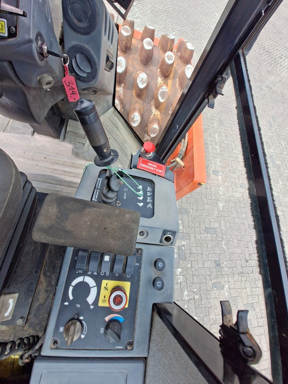 Packer & Walze от тип Caterpillar CP76, Gebrauchtmaschine в Bergschenhoek (Снимка 9)