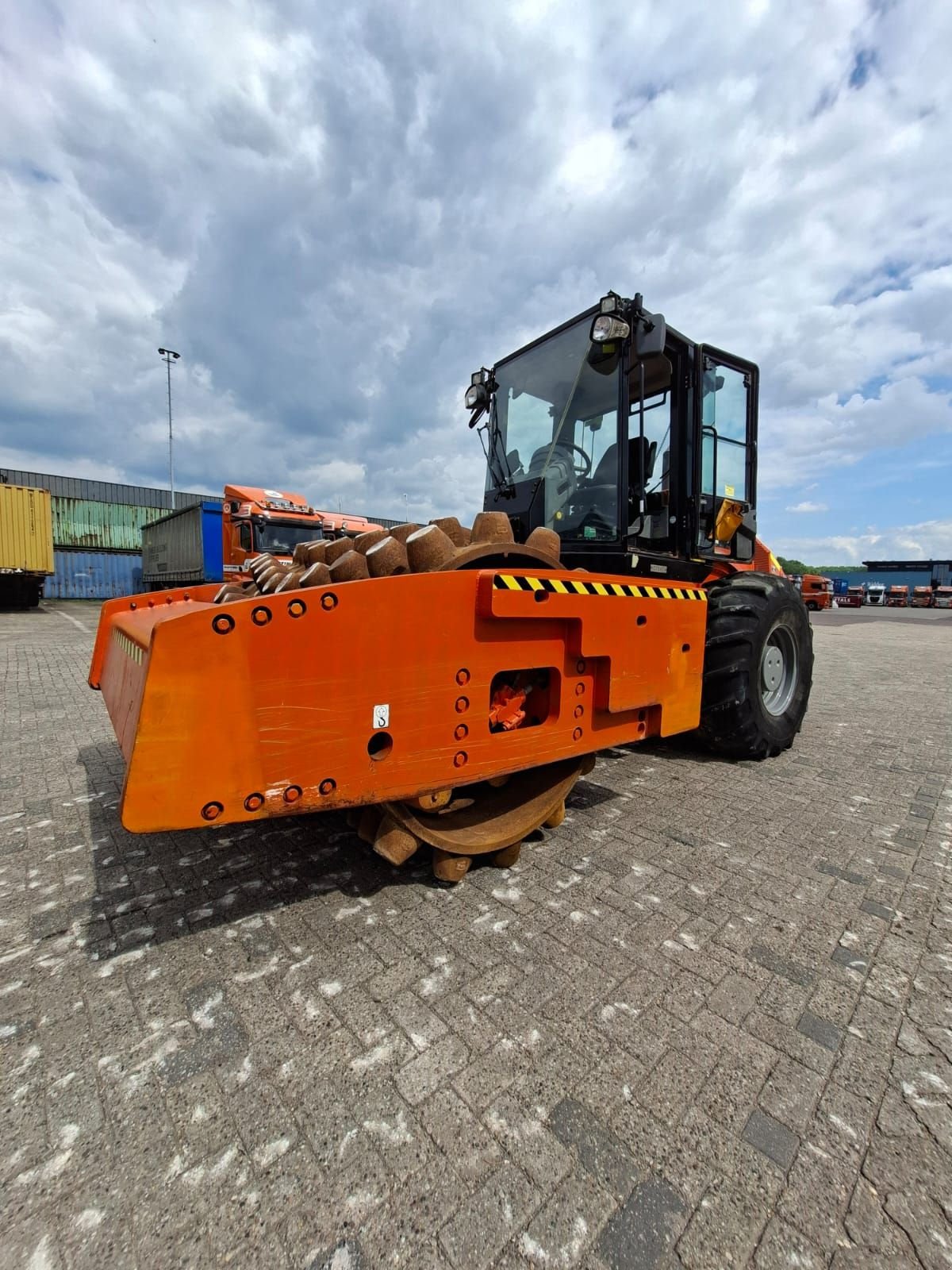 Packer & Walze от тип Caterpillar CP76, Gebrauchtmaschine в Bergschenhoek (Снимка 2)