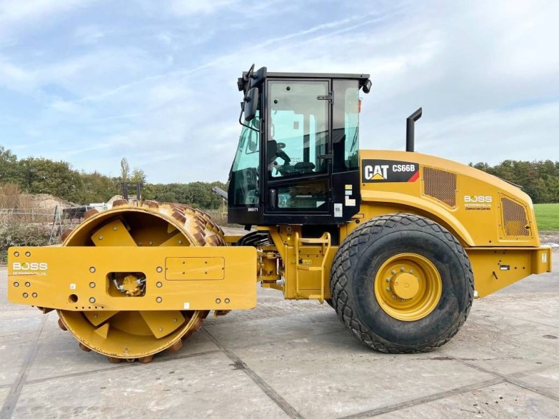 Packer & Walze del tipo Caterpillar CS66B - CE Certified / Low Hours / Padfoot, Gebrauchtmaschine In Veldhoven (Immagine 1)