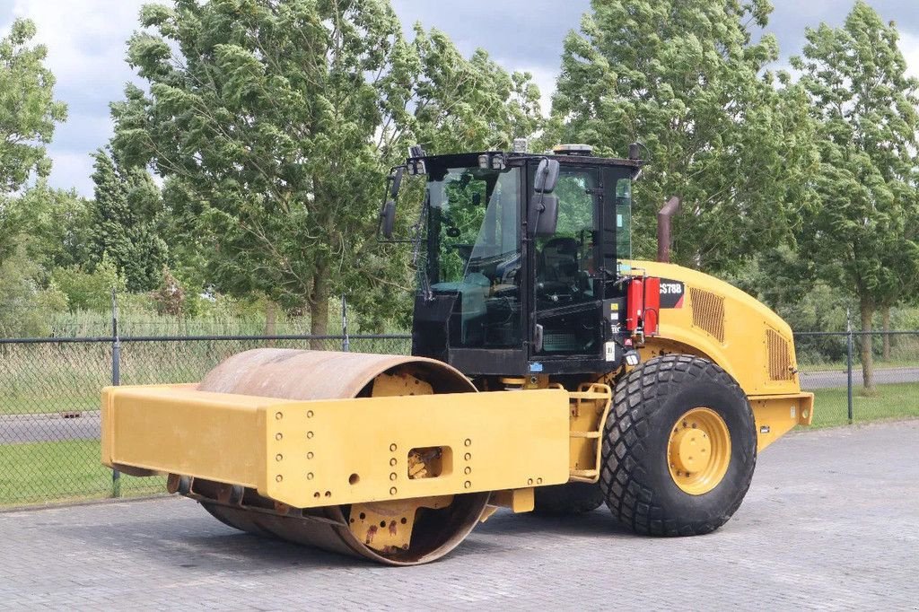 Packer & Walze of the type Caterpillar CS78B TRIMBLE GPS GOOD CONDITION, Gebrauchtmaschine in Marknesse (Picture 2)