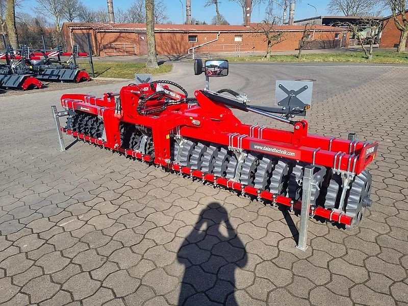 Packer & Walze Türe ait DA Landtechnik Aragon 4,0-6,0m Prismenpacker Frontpacker, Neumaschine içinde Stemwede (resim 4)