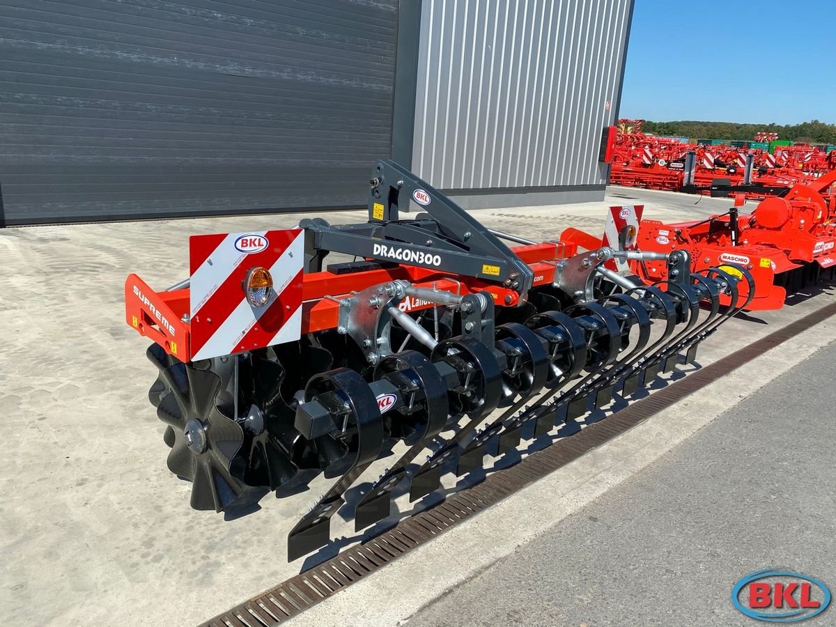 Packer & Walze des Typs DA Landtechnik Dragon 300 Frontpacker, Neumaschine in Rovisce (Bild 1)