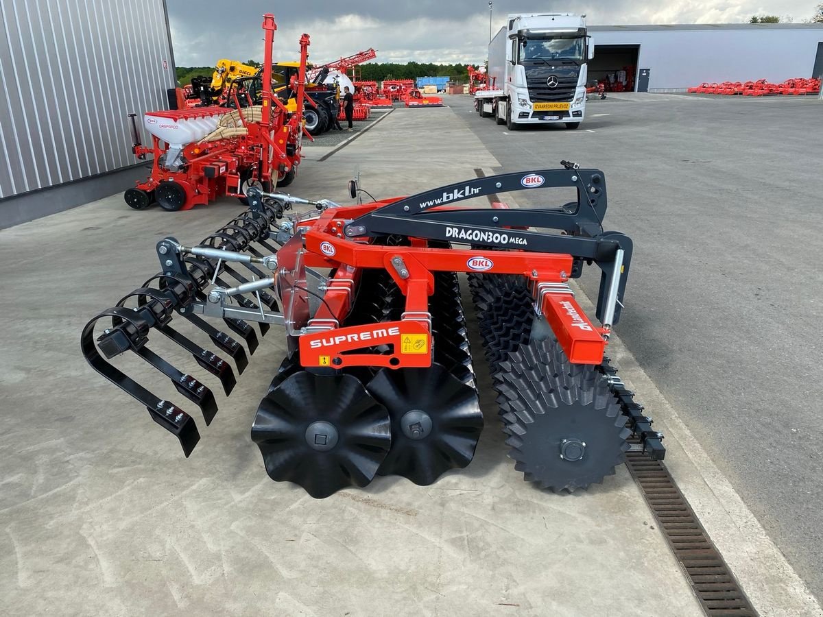 Packer & Walze des Typs DA Landtechnik Dragon 300 MEGA, Neumaschine in Rovisce (Bild 8)