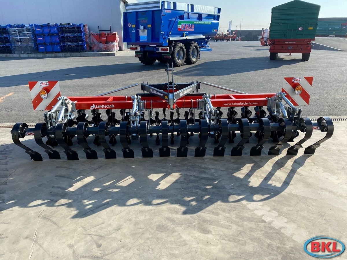 Packer & Walze des Typs DA Landtechnik Dragon 400 Frontpacker, Neumaschine in Rovisce (Bild 1)