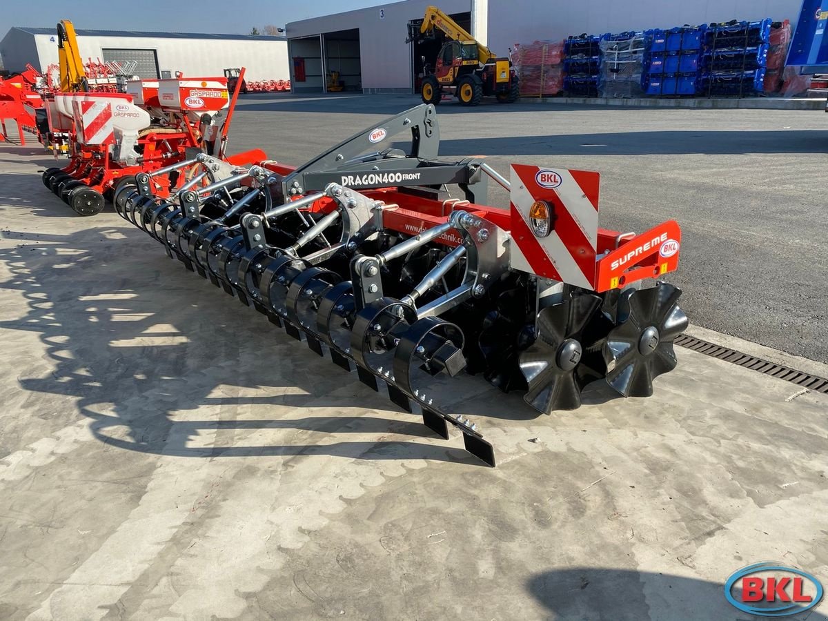 Packer & Walze des Typs DA Landtechnik Dragon 400 Frontpacker, Neumaschine in Rovisce (Bild 4)