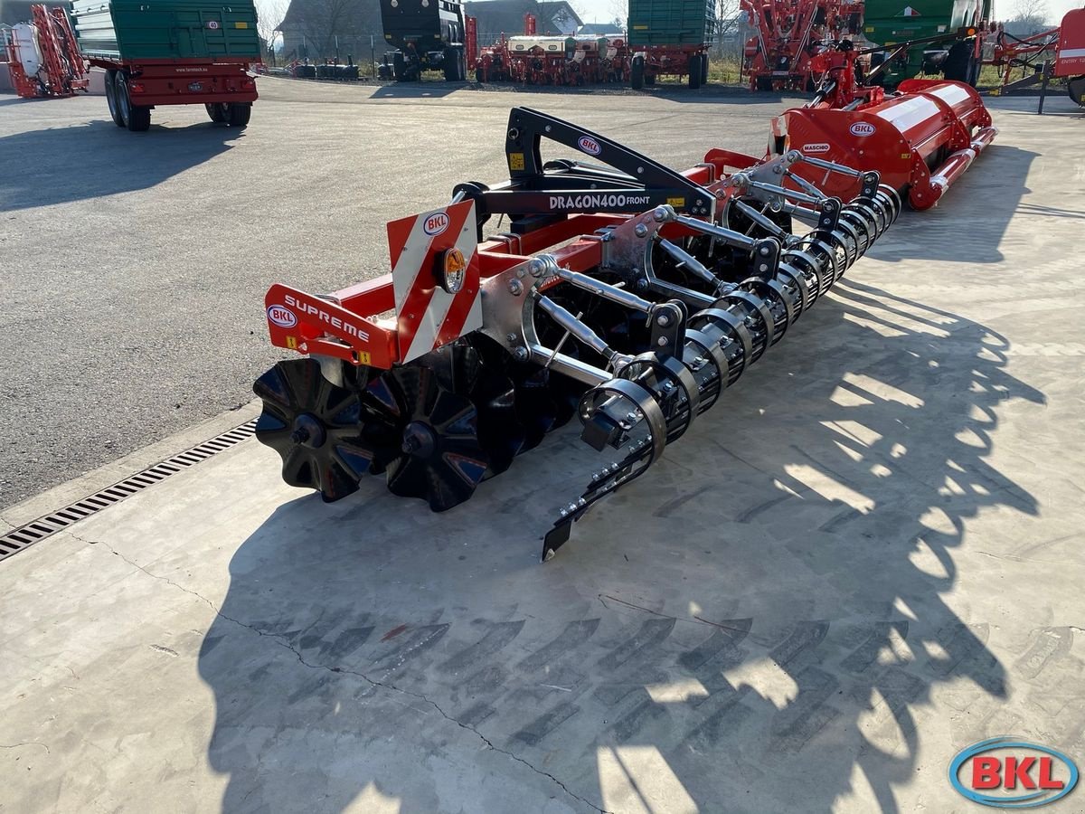 Packer & Walze des Typs DA Landtechnik Dragon 400 Frontpacker, Neumaschine in Rovisce (Bild 2)