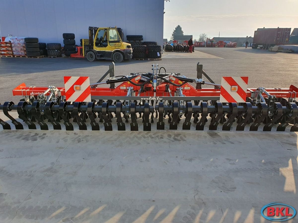 Packer & Walze des Typs DA Landtechnik Dragon 600 Frontpacker, Neumaschine in Rovisce (Bild 1)