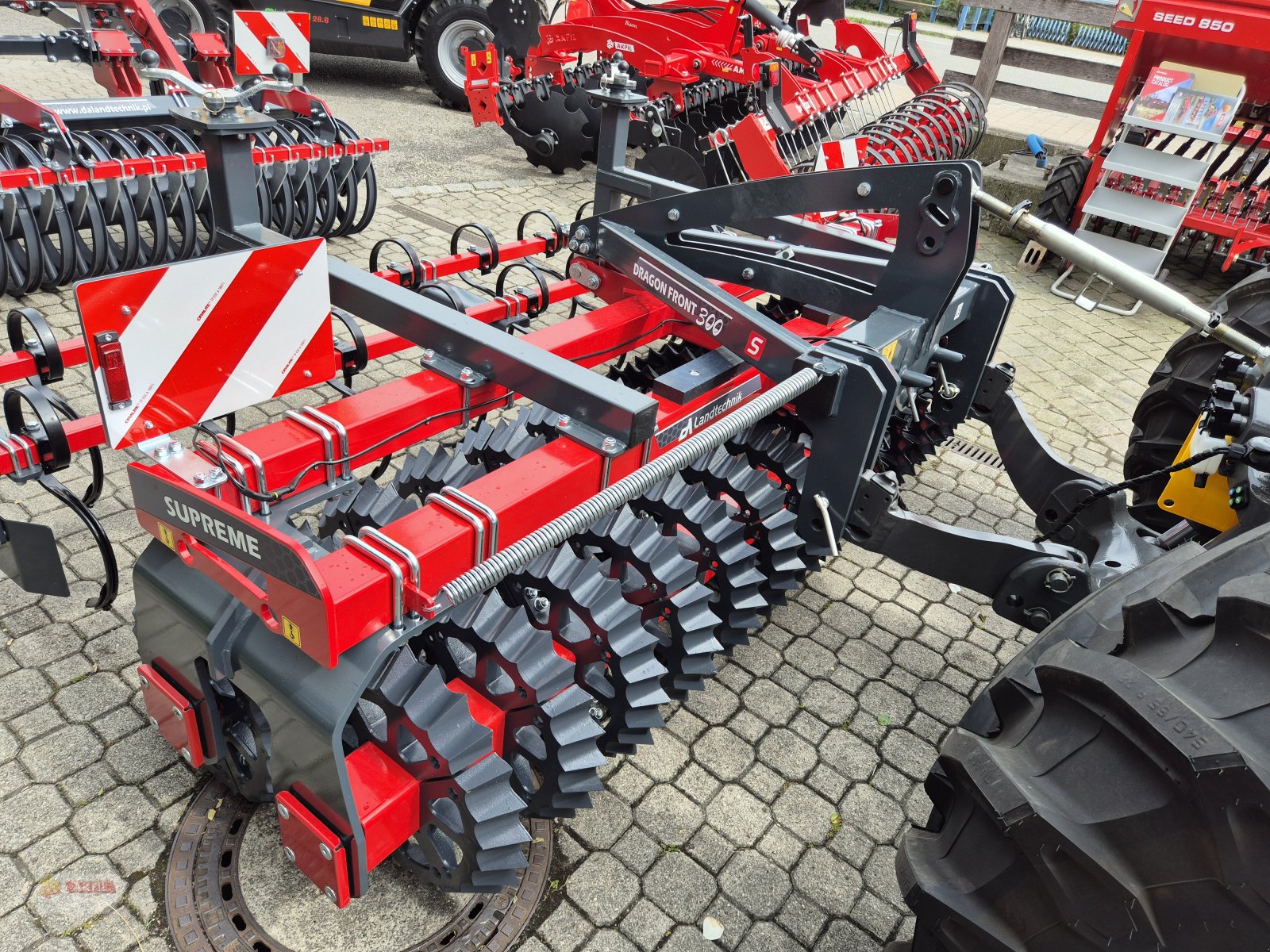 Packer & Walze des Typs DA Landtechnik Dragon Front Duo Prisma, Neumaschine in Neumarkt (Bild 3)