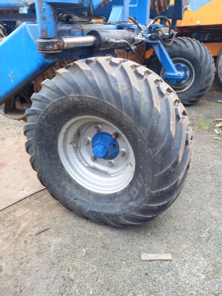 Packer & Walze of the type Dalbo Compact 830, Gebrauchtmaschine in BRECE (Picture 9)