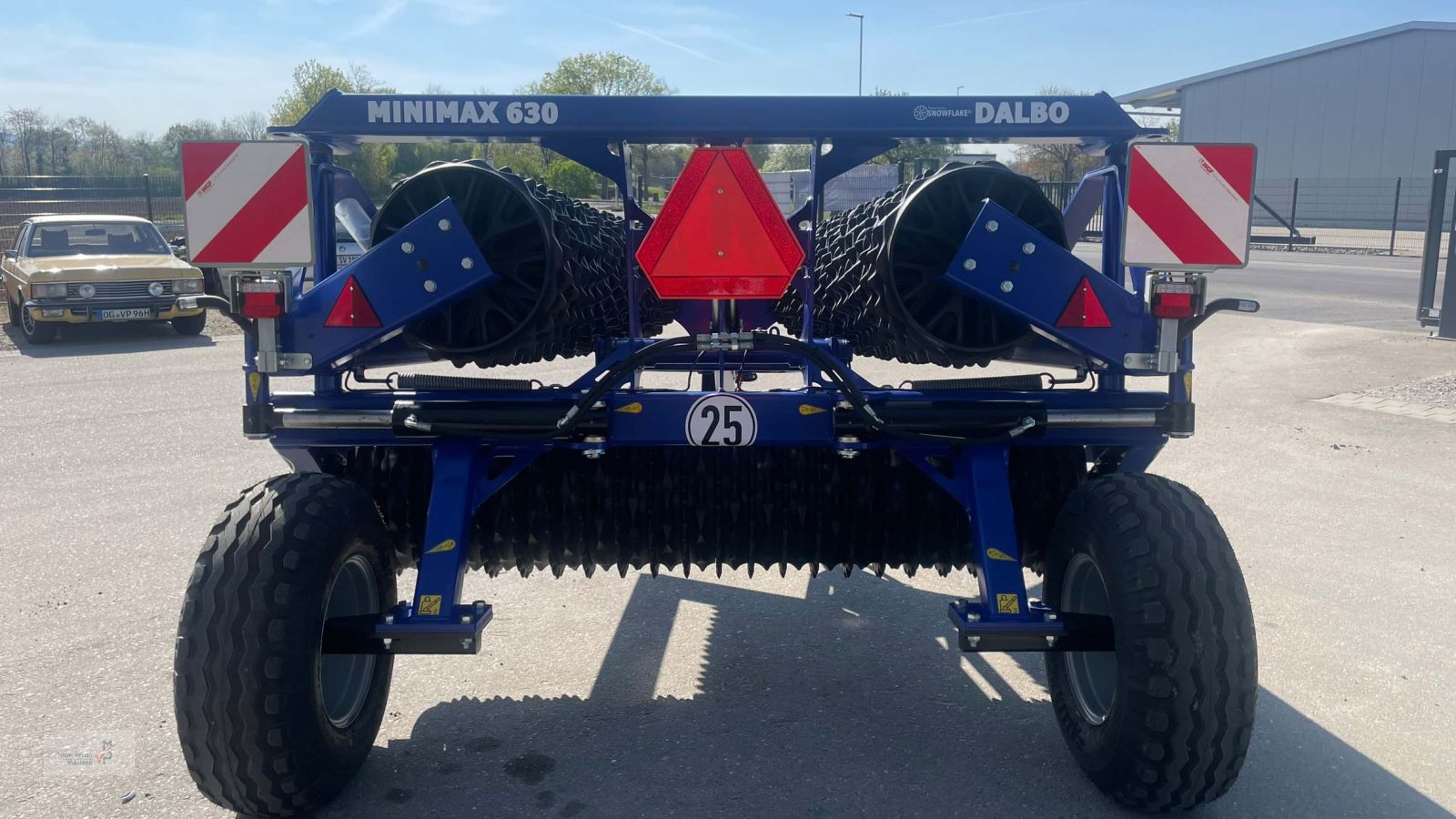 Packer & Walze des Typs Dalbo Minimax 630, Neumaschine in Mahlberg-Orschweier (Bild 9)