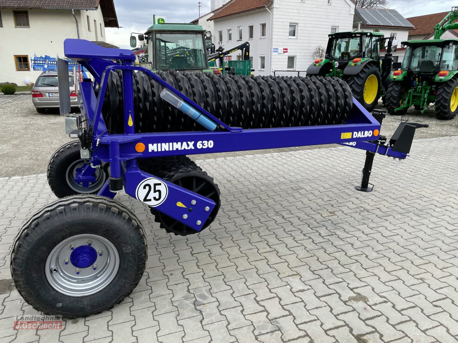 Packer & Walze des Typs Dalbo Minimax 830 & 630, Neumaschine in Mühldorf (Bild 5)