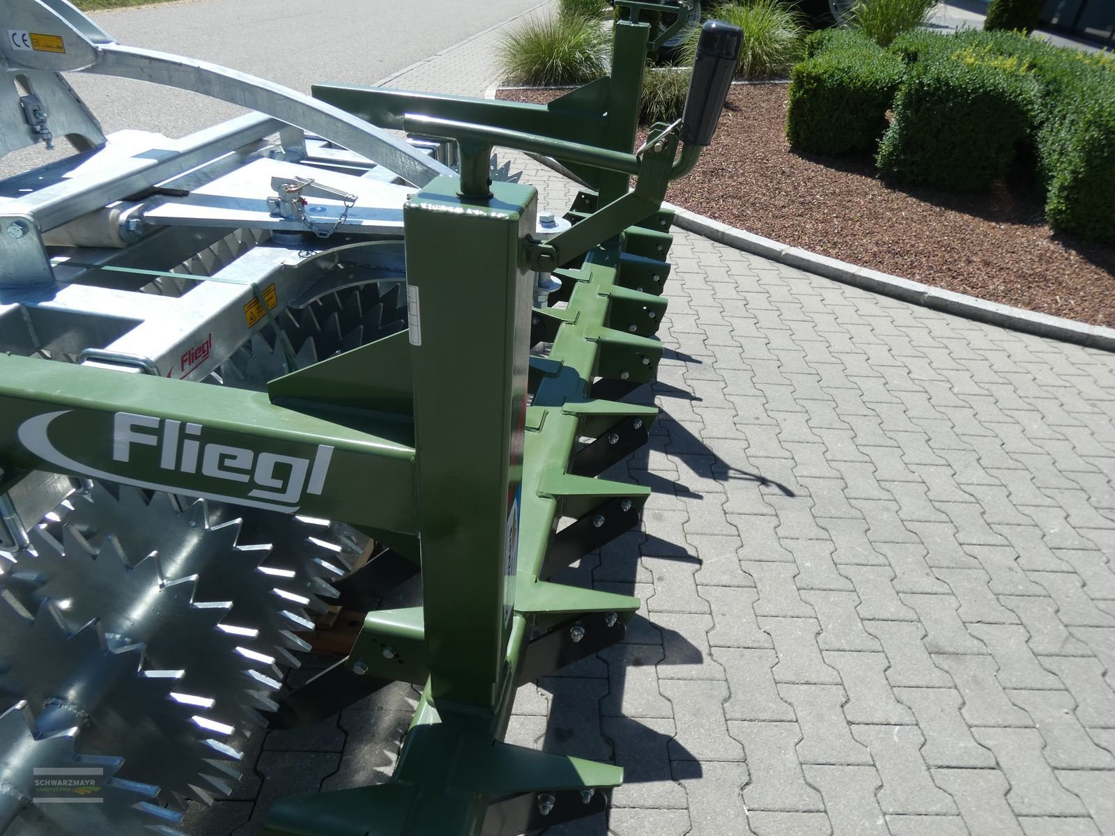 Packer & Walze des Typs Fliegl AgroCenter Profiwalze 3000/Messervoregge, Neumaschine in Gampern (Bild 10)