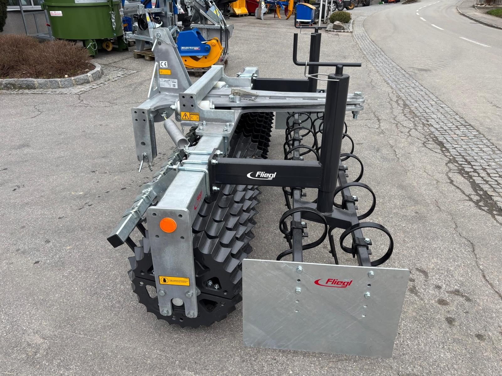 Packer & Walze типа Fliegl Frontpackerwalze 3 m, Neumaschine в St. Marienkirchen (Фотография 4)