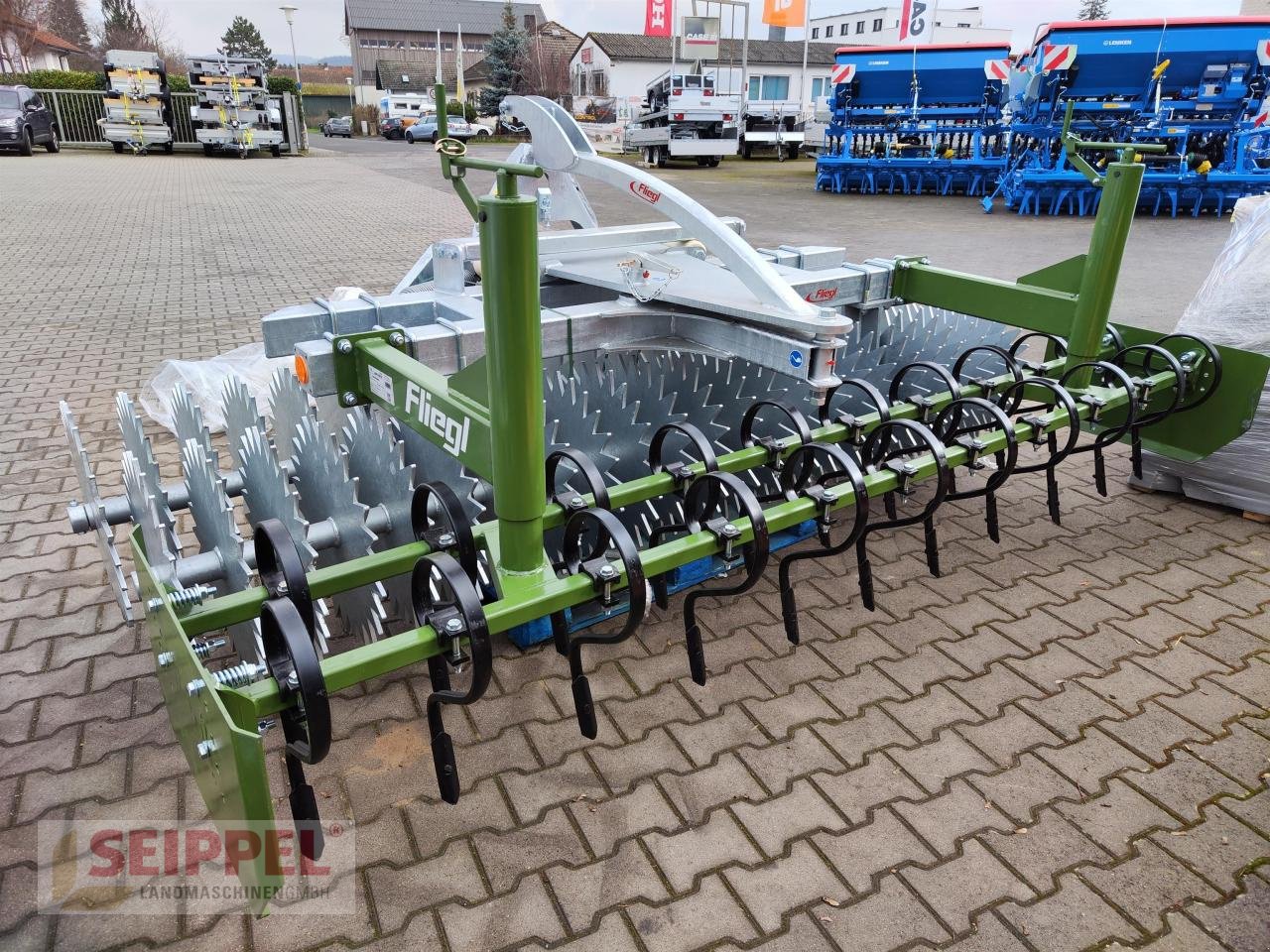 Packer & Walze des Typs Fliegl PROFIWALZE 300 CM MIT VOREGGE, Neumaschine in Groß-Umstadt (Bild 1)