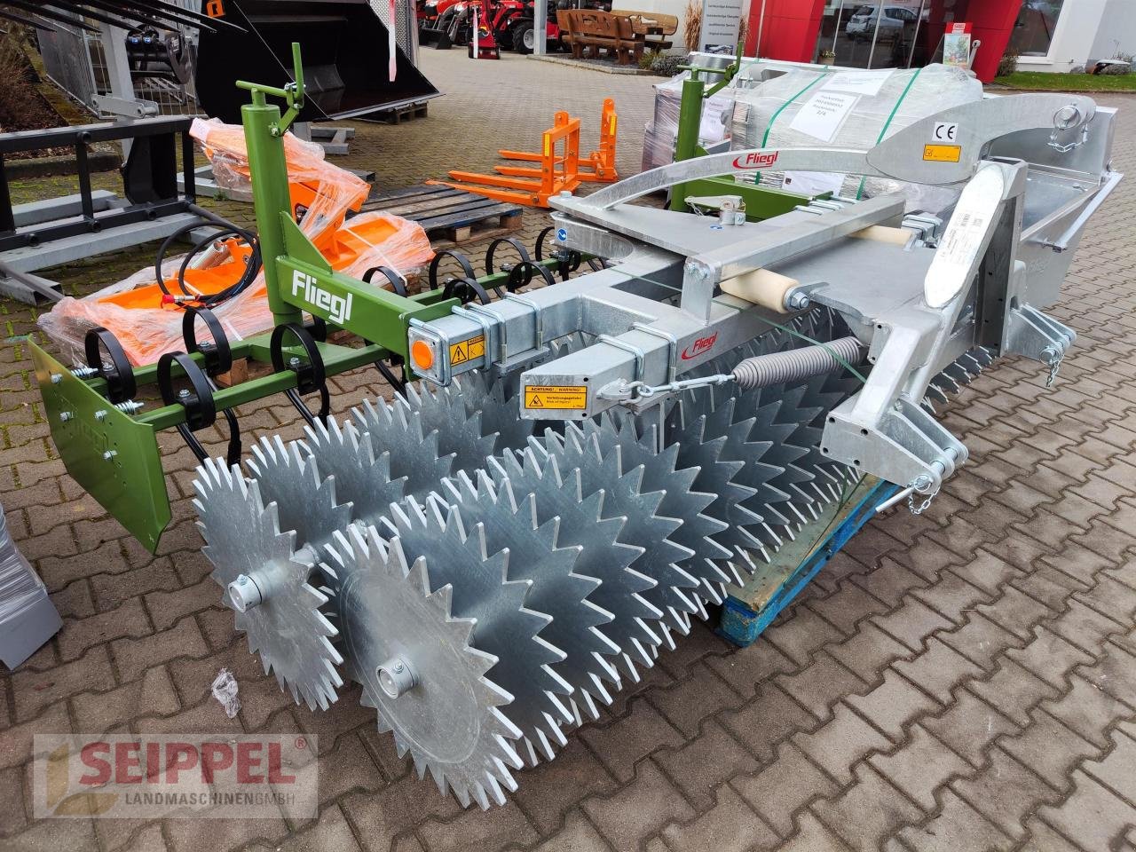 Packer & Walze des Typs Fliegl PROFIWALZE 300 CM MIT VOREGGE, Neumaschine in Groß-Umstadt (Bild 2)